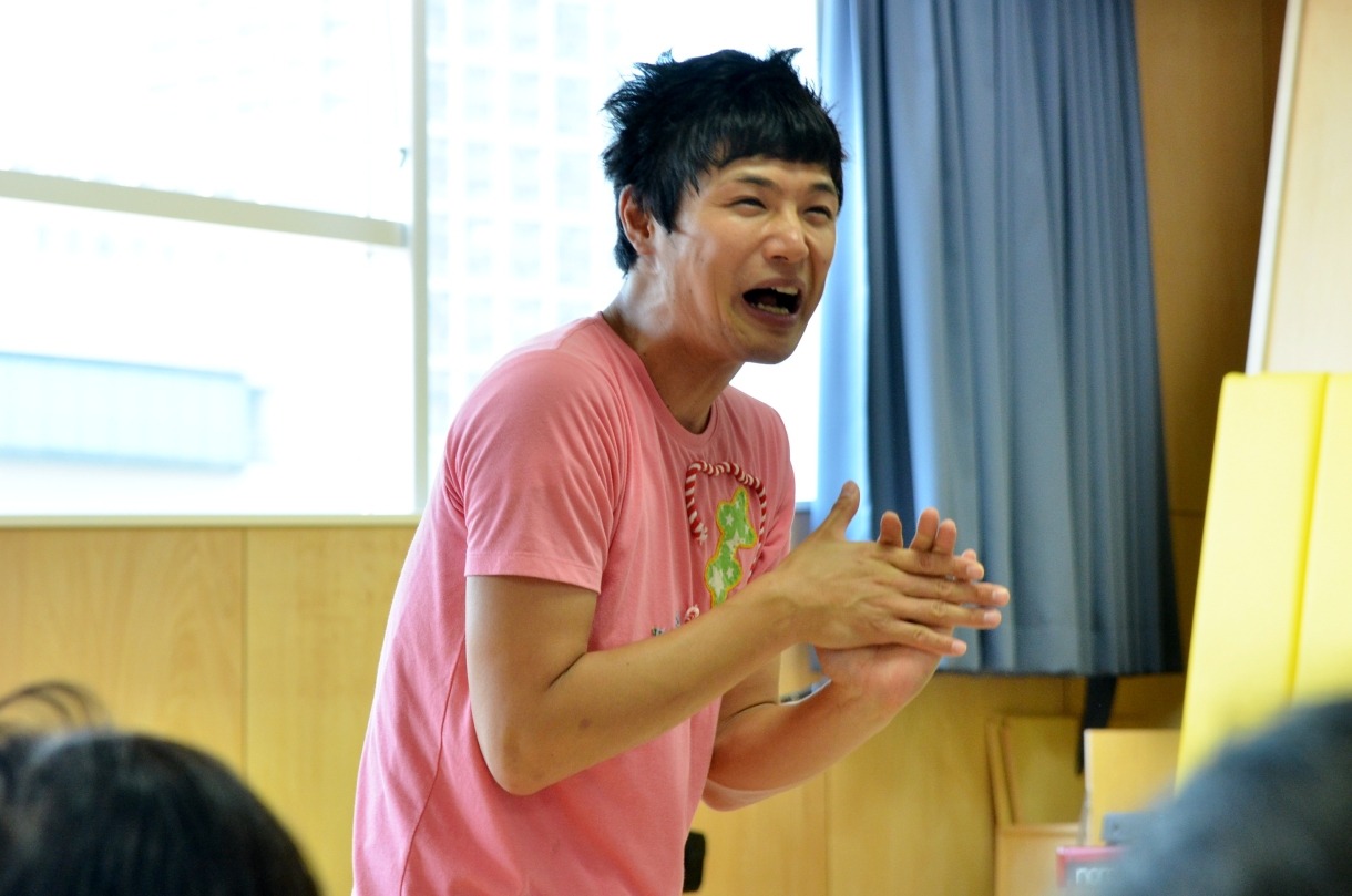 被災者支援イベント「よしもとあおぞら花月 in 江東区」に出演する、もう中学生。