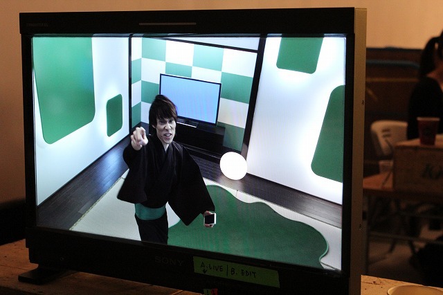 スマートフォン向けコミュニティ＆ゲーム「Ameba」の学園カードゲーム「ガールフレンド（仮）」撮影風景。