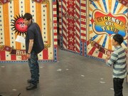 百が入ったセリフを読み上げる藤原。