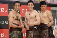 映画「サイレントヒル：リべレーション3D」の公開記念イベントの模様。（左から）ペナルティ・ワッキー、なかやまきんに君、小島よしお。