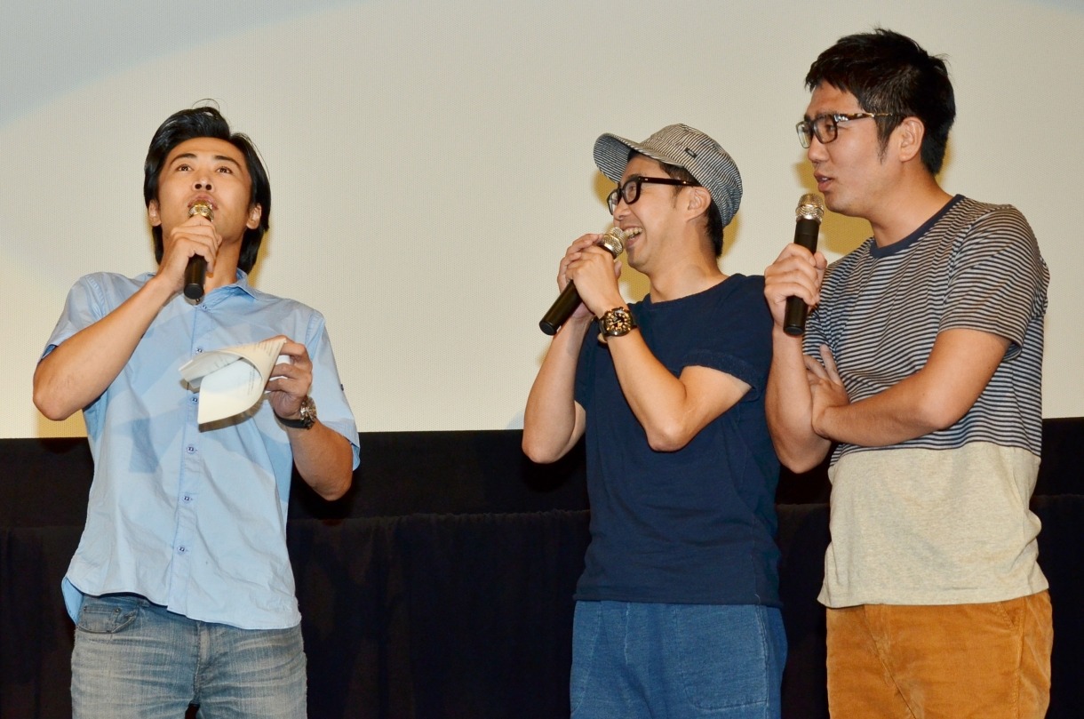 劇団ひとり（左）とおぎやはぎ。