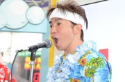 「獲ったど～！」の大声コンテストに挑む濱口。