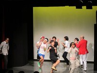 永野から始まった特に意味のない踊り。