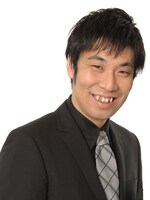 「THEわれめDEポン」24時間生放送に出演する、パンクブーブー佐藤。