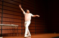 渾身の「コンコンダンス」を披露する春日。