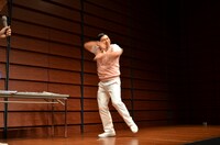 渾身の「コンコンダンス」を披露する春日。