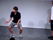 「内村さまぁ~ず」で大いにイジられた相撲ギャグを再演する木本。