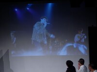 バンド活動を行なっていた頃の木本。