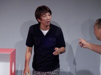 「噛まれた」と青ざめる木本