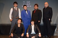 「アウトレイジ新喜劇」開催発表会見の模様。（上段左から）えんにち望月、笑鷺・濱口、鬼越トマホーク。（下段左から）えんにちアイパー、笑鷺・阿部。