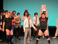 優勝賞金を勝ち取った瞬間。