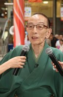 取材に応じた桂歌丸。(c)日本テレビ