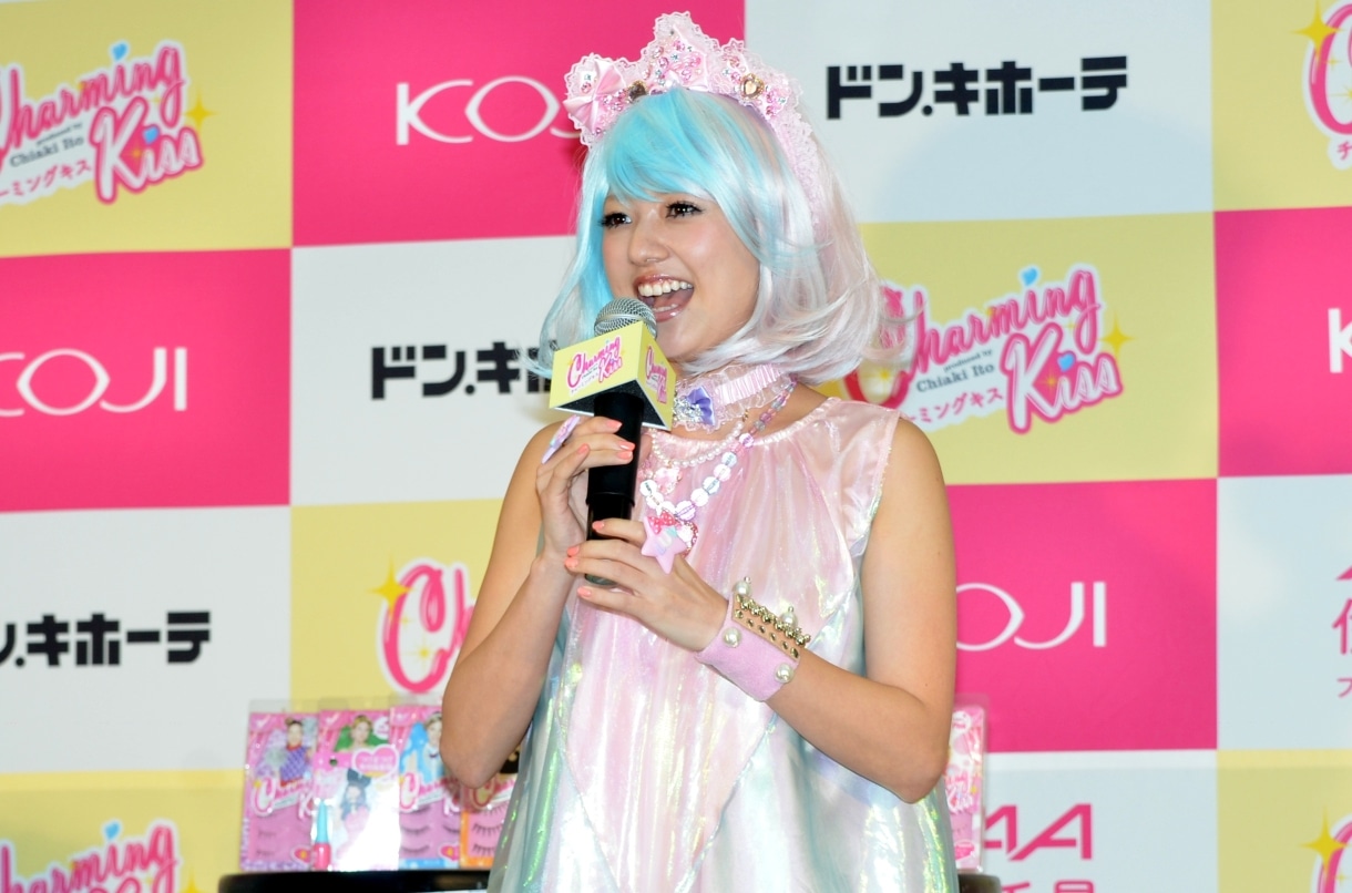 商品をプロデュースしたAAAの伊藤千晃。