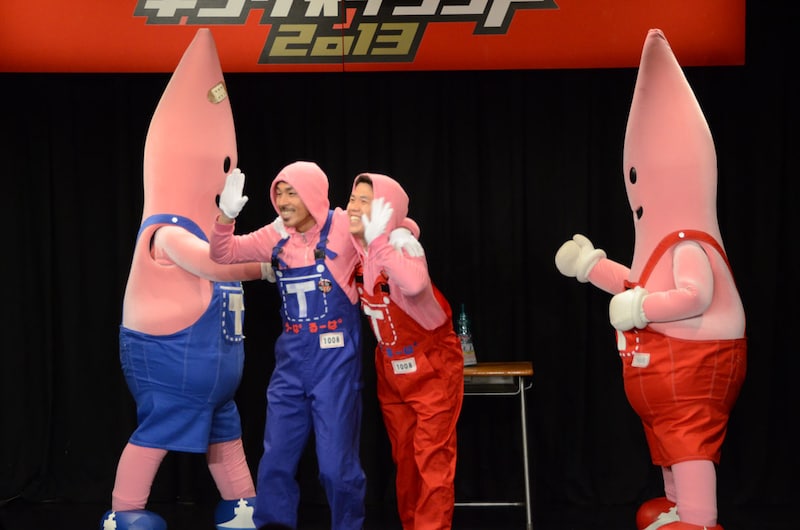 コントを披露するノッポンズ。