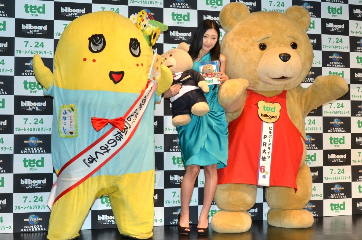 （左から）ふなっしー、壇蜜、中に猫ひろしが入っているテッド。