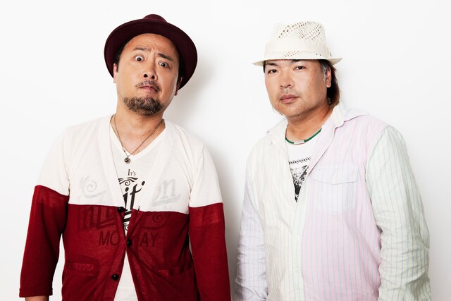 マキタスポーツ（左）とLUNA SEAの真矢（右）。