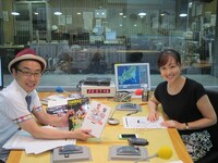 ニッポン放送で「プチ鹿島のナイタースペシャル!!」のパーソナリティを務めたプチ鹿島と、増田みのりアナウンサー。