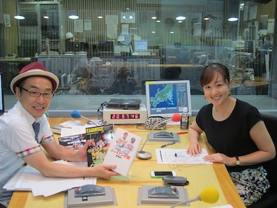 ニッポン放送で「プチ鹿島のナイタースペシャル!!」のパーソナリティを務めたプチ鹿島と、増田みのりアナウンサー。