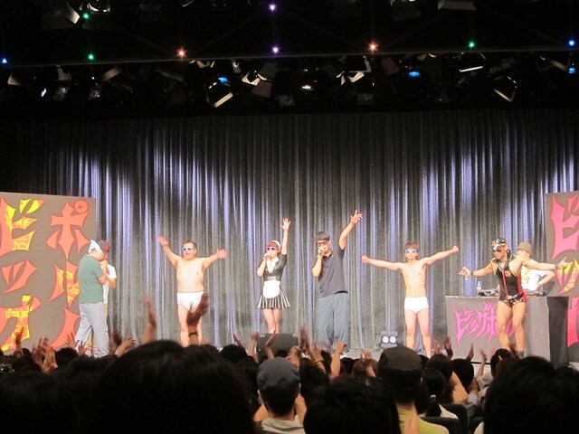 「ビッグポルノ　～おもしろフリースタイルラップバトル～」で新曲を発表したビッグポルノ。