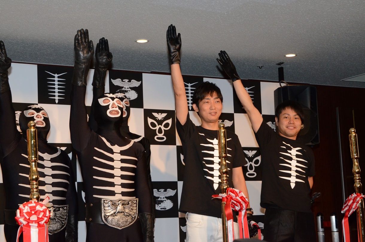 イベントに登場したNON STYLE。