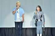 イベントでMCを務めるロンブー亮（左）、小林悠TBSアナウンサー（右）。