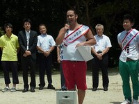 どさけん(c)吉本興業