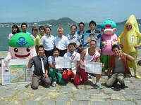 「関門海峡親善大使」同時就任式(c)吉本興業