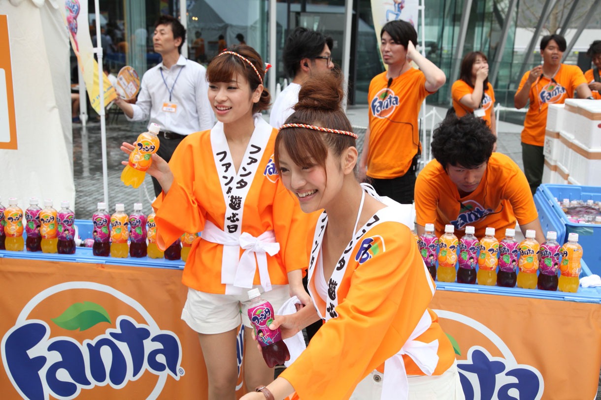 「ファンタ・真夏の雪祭り！」の模様