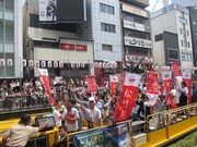 道頓堀中が大歓迎、道頓堀角座が盛大に復活