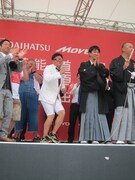 カウントダウンイベントで間をつなぐ代走みつくに。ネタの後にはTKOが「悪い奴じゃないんです。縁起もんですから」と全力でフォロー。