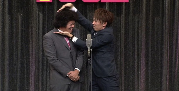 DVD「トータルテンボス 全国漫才ツアー2012『BANZAI TOUR』」より