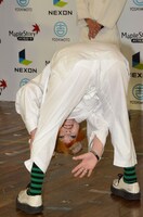 一発ギャグを披露するムチャまちゃベアことまちゃまちゃ。