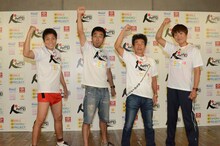 「RUN FORWARD KANPEI みちのくマラソン 2013」に参加する（左から）サバンナ八木、ペナルティ・ワッキー、間寛平、南海キャンディーズしずちゃん。