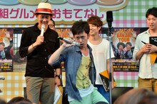 西村ヒロチョ（中央）。