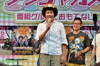 「よしもと下克上」が認める“大喜利日本一”藤田（中央）。