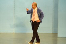 ルシファー吉岡。下ネタ教師を堂々と演じ切った。