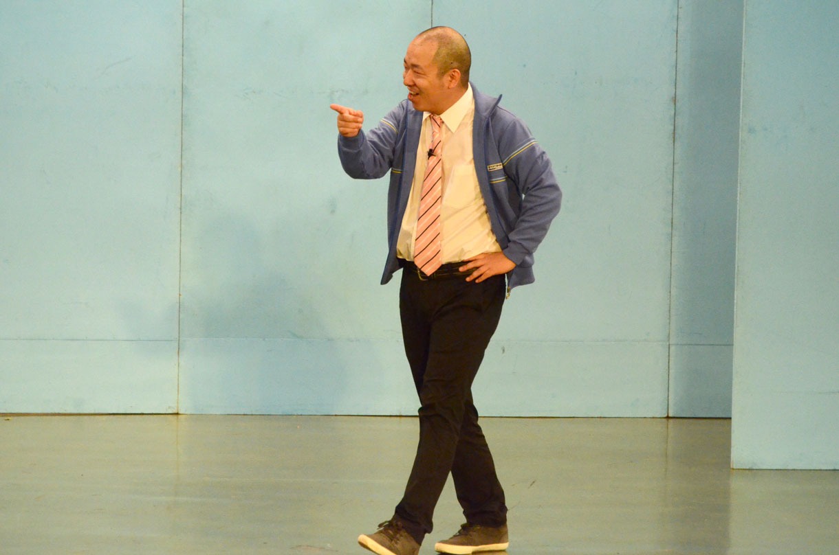 ルシファー吉岡。下ネタ教師を堂々と演じ切った。