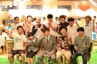 「笑楽校 presents SUMMER SMILE SCHOOL」の特別授業「みんなで校歌を作ろう！」を行ったHARCO、タケト、間寛平、山田花子、FUJIWARA、くまだまさし、なかやまきんに君、チーモンチョーチュウ、エハラマサヒロ、もう中学生。
