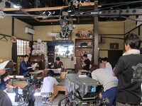 コント「うちわ職人」の撮影風景。