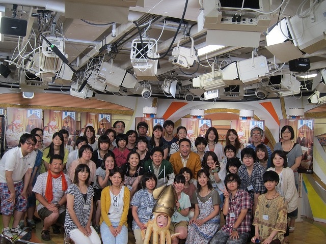 「LIFE！～人生に捧げるコント」（NHK総合）のファンミーティング＆スタジオ見学ツアーの模様。中央に、トークショーに参加したドランクドラゴン塚地としずる池田。