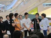 準決勝に進出したトリオ・きびだんご。