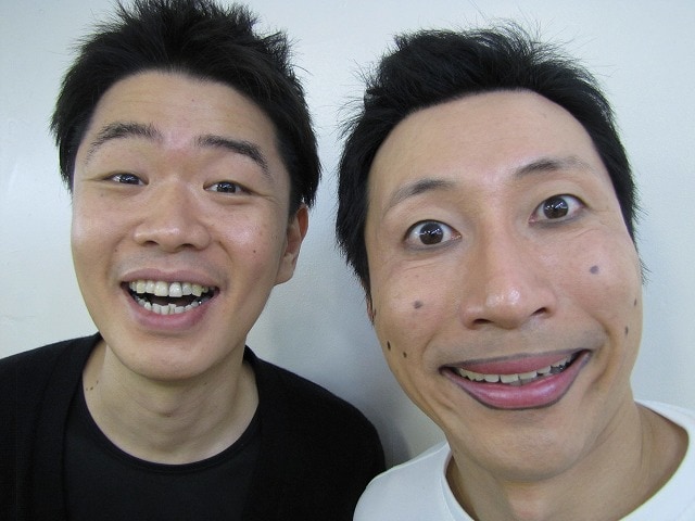 10月24日（木）、25日（金）、大阪・なんばグランド花月にて、「しみけん、すっちーの新喜劇60　～座長に…なりたいんや！～」を開催する清水けんじ（左）とすっちー（右）。