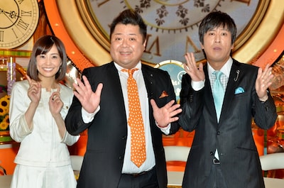 「謝りたい人がいます。」MCのブラックマヨネーズと、小林麻耶（左）。