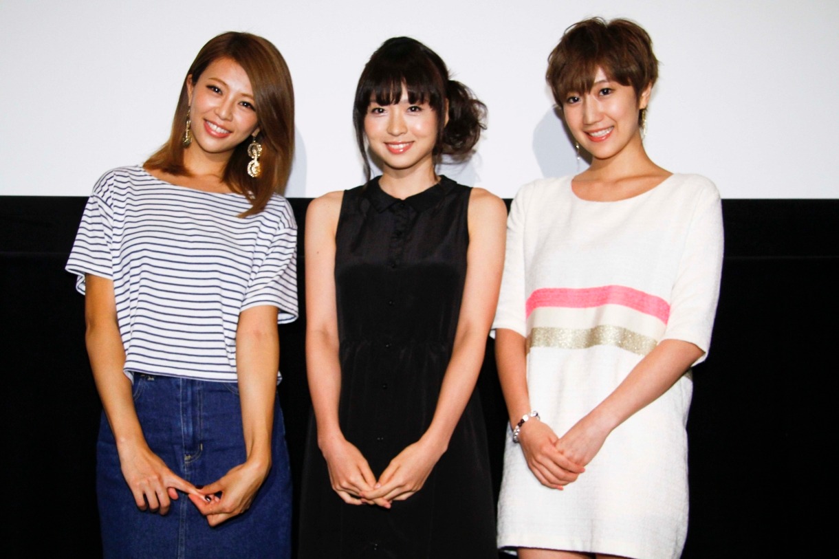 （左から）吉田夏海、大谷澪、花井瑠美。