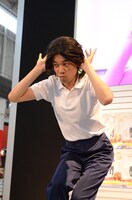 声援を求めるCOWCOW多田