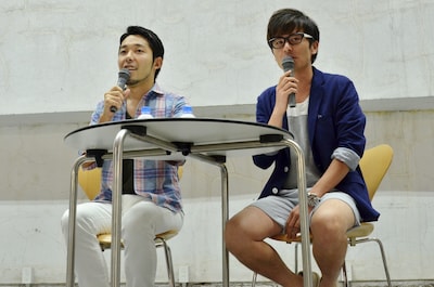 「よしもと1DAYアカデミー2013『オリエンタルラジオ特別講義』」に登場したオリエンタルラジオ。