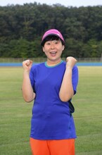 8月10日・11日に神奈川・大磯運動公園にて合宿練習を行った森三中・大島。(c)日本テレビ
