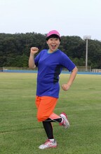 8月10日・11日に神奈川・大磯運動公園にて合宿練習を行った森三中・大島。(c)日本テレビ