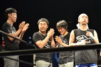 「ざっくりハイタッチ」メンバーの（左から）小籔千豊、フットボールアワー岩尾、千原ジュニアと、後藤。