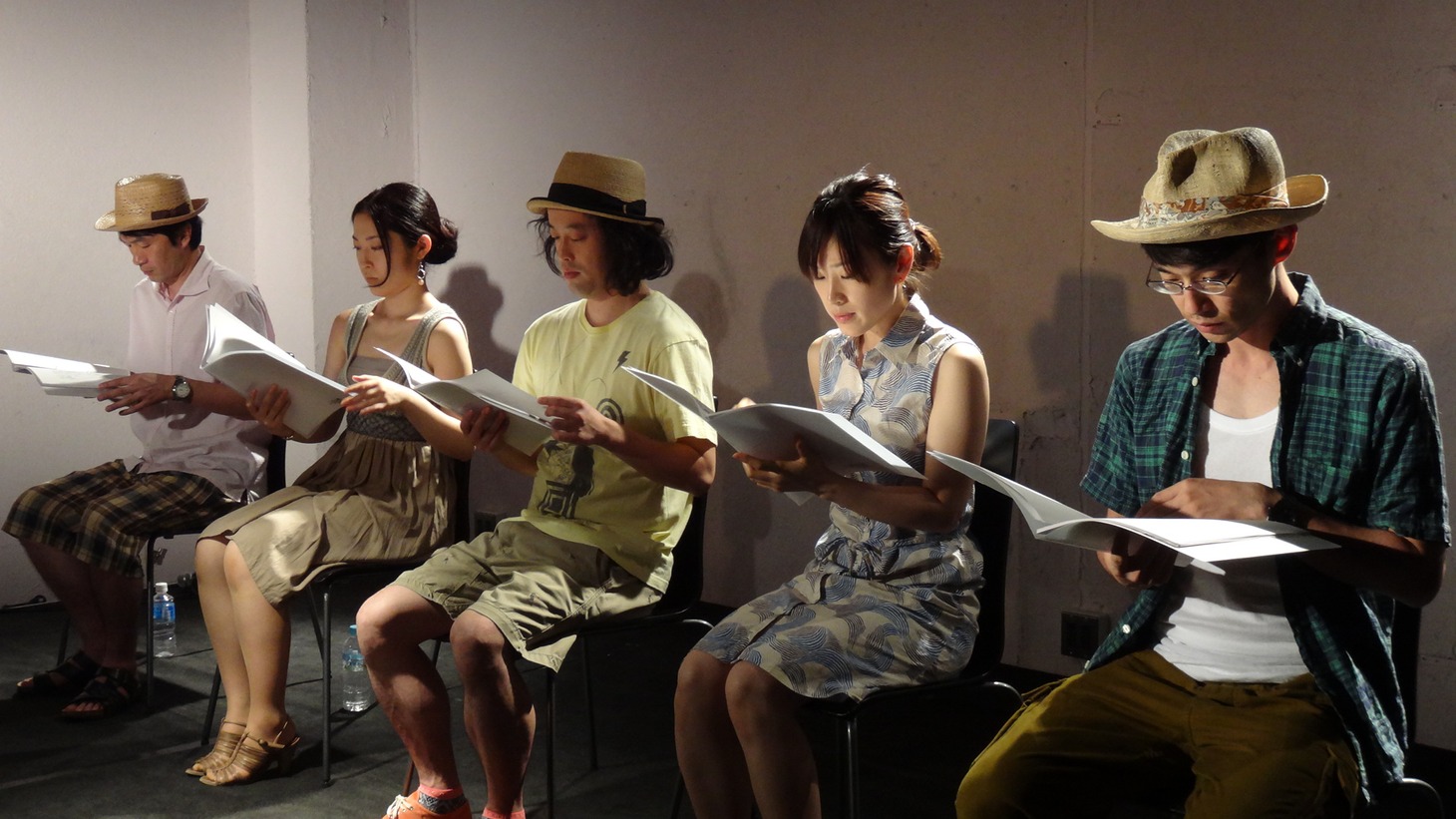 7月に行われたリーディング劇の模様。